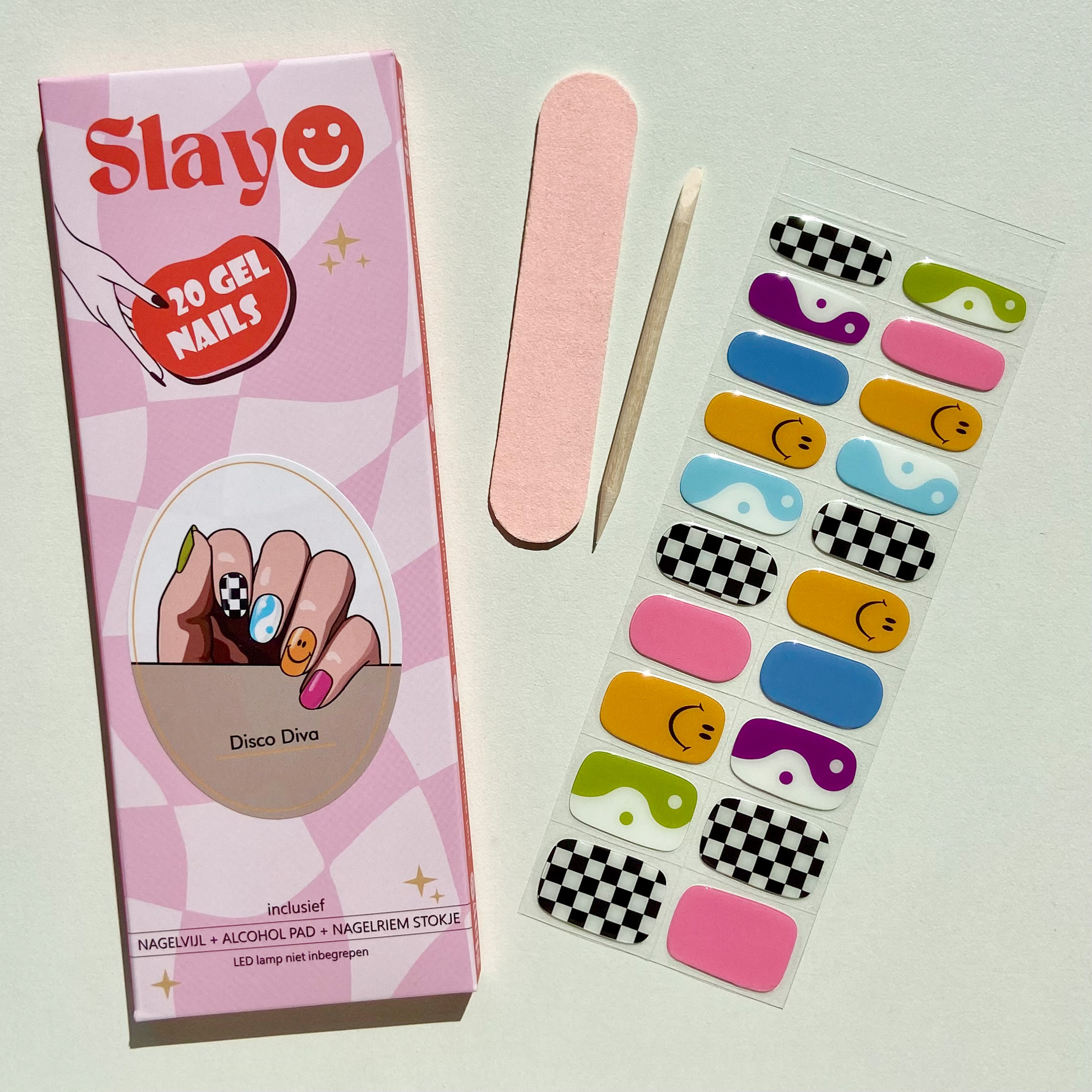 Disco Diva, vrolijke retro en smiley manicure. perfecte festival nagelstickers