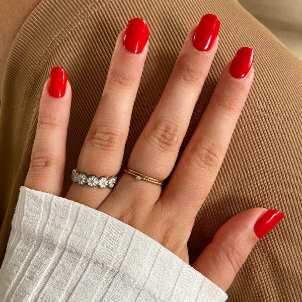 rockin red NG200002 mooie elegante en romantische rode gel nagels thuis manicure