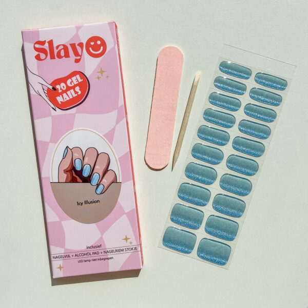 Icy Illusion Icy Illusion, blauwe cat eye gel nagel stickers met glitters.