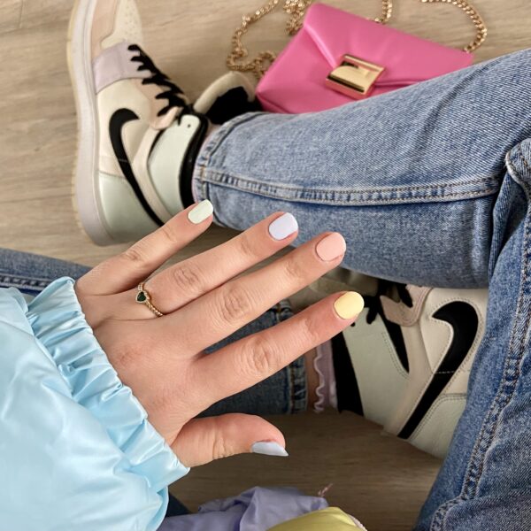 candy coated candy coated, vrolijke pastelkleuren gel nail wrap voor een hippe en trending uitstraling