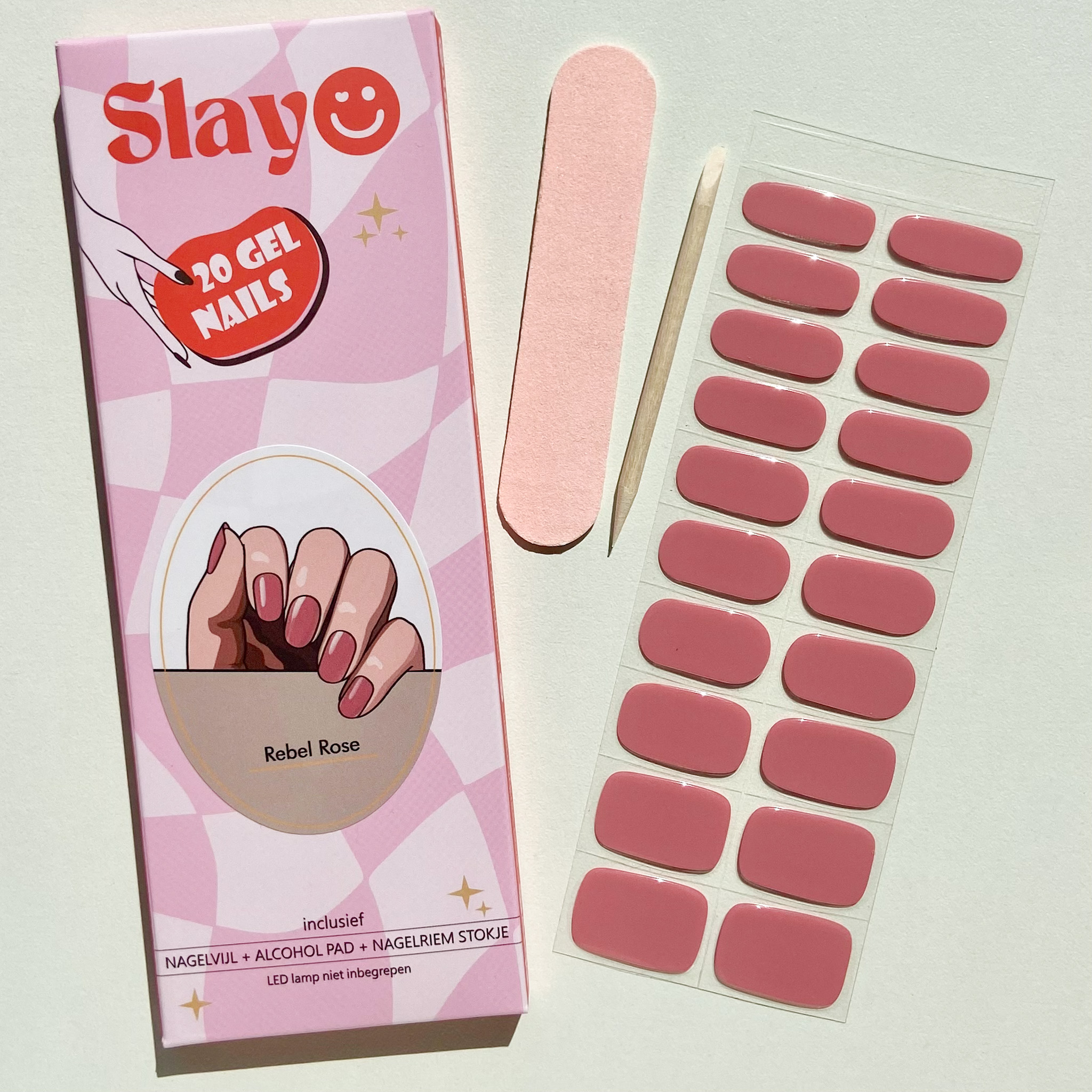 Rebel Rose, mooie roze en vrouwelijke manicure geen nagelsalon nodig.