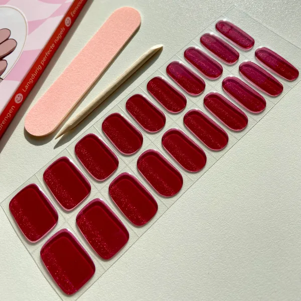 Charming Cherry Charming Cherry - slayo nails gel nagel stickers rood met glitters