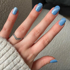 Denim blauwe gellak stickers met een cat eye effect. Er zit een mooi subtiel glittertje in.