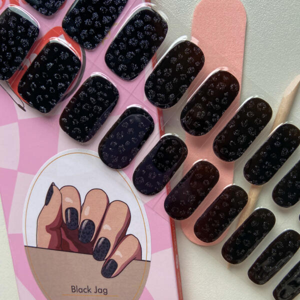 Black Jag Gellak Stickers Black Jag gellak stickers. Zwarte gel nagelstickers met een panterprint