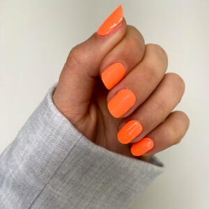 oranje gellak stickers met glow in the dark effect.