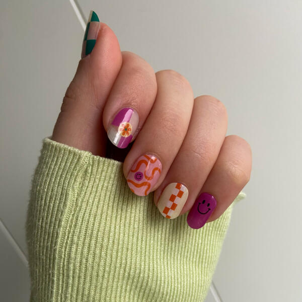 Gellak Stickers Wacky World leuke gellak stickers met een nailart print.