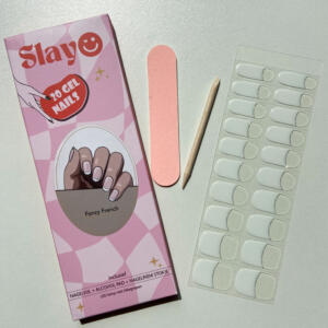 Gellak Stickers Fancy French Gellak stickers in een french manicure design met zilveren randje.