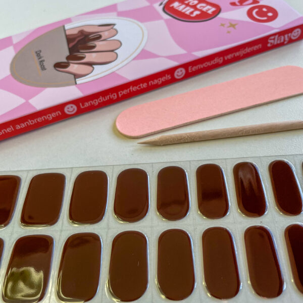Gellak Stickers Dark Roast donkerbruine gellak nagelstickers Hailey Bieber
