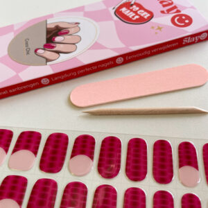 Gellak nagelstickers in een roze krokodil nailart